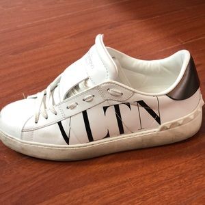 Gorgeous Valentino sneakers